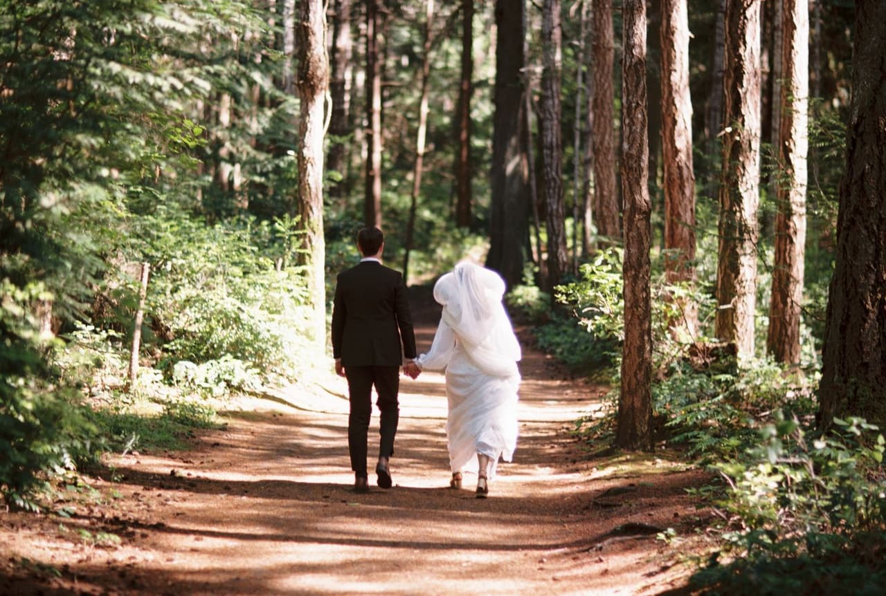 Vancouver Island wedding film photography by Sydney Woodward